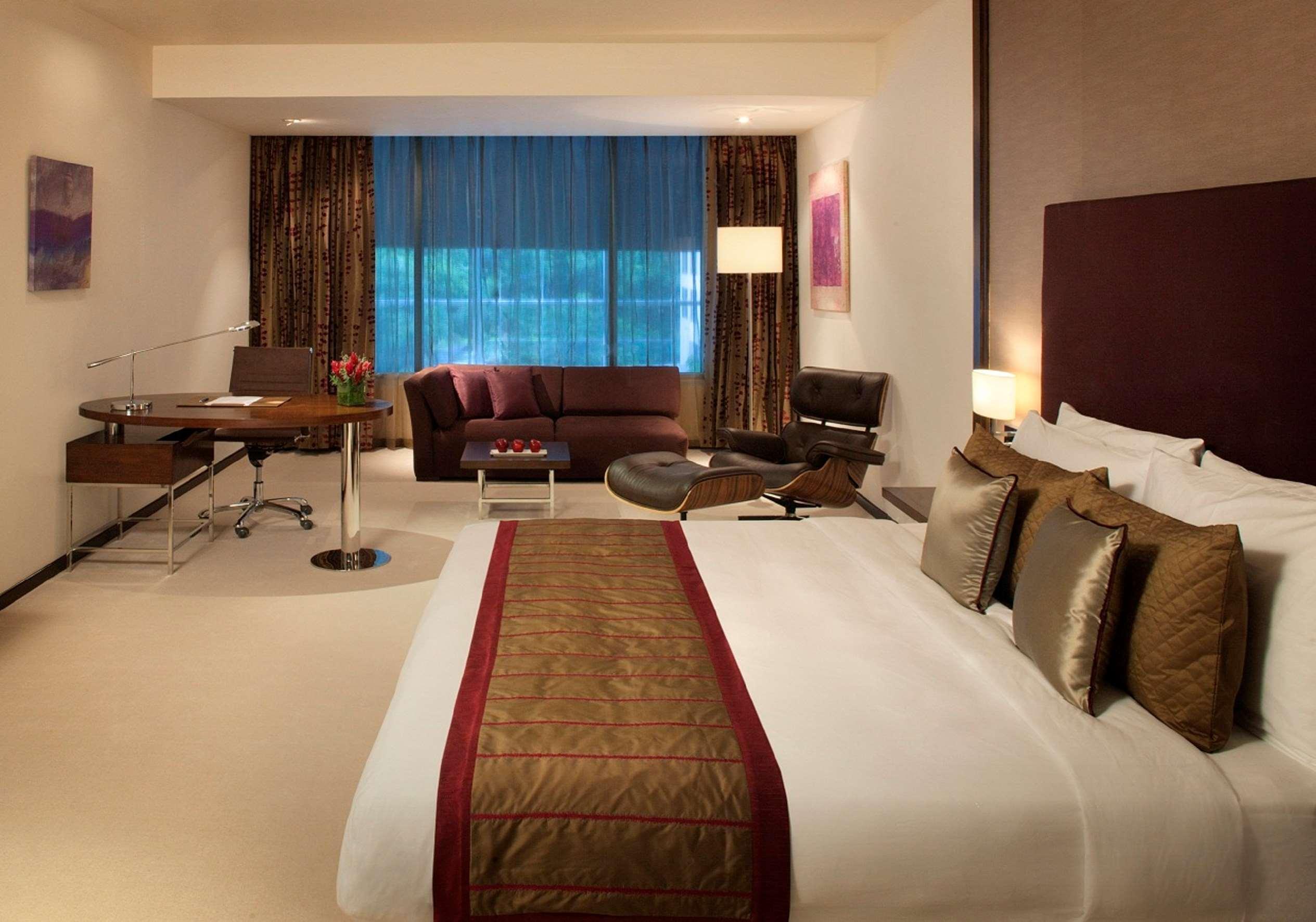 Radisson Blu Plaza Hotel Hyderabad Banjara Hills Room photo